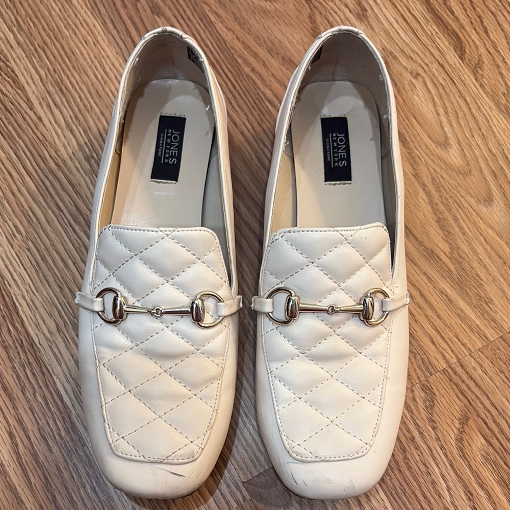 Jones New York White Quilted Loafers with Horsebit Detail finan 9